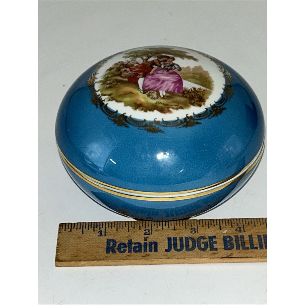 VTG Limoges Courting Couple Scene Blue & Gold Accent Porcelain Trinket Box - Picture 9 of 10